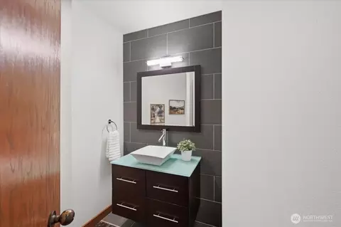 Bath - 9418 Odin Way, Bothell, WA 98011 photo 1 of 6