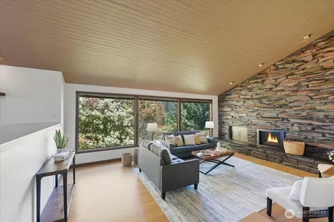 Living - 9418 Odin Way, Bothell, WA 98011 photo 2 of 4