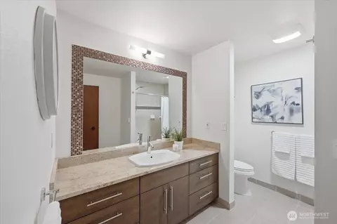 Bath - 9418 Odin Way, Bothell, WA 98011 photo 6 of 6