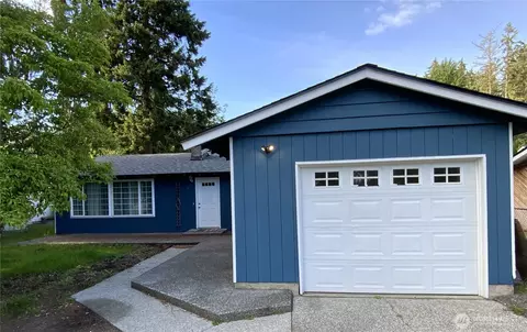 621 Brookdale Rd E, Tacoma, WA 98445