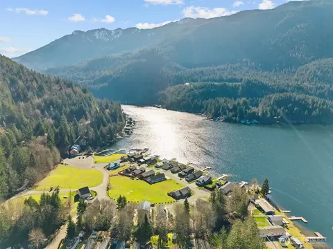 481 Maple Grove Rd, Port Angeles, WA 98363