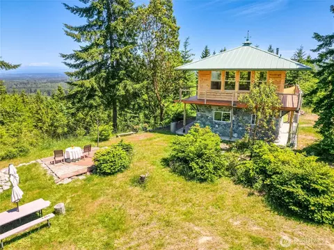 1648 Township Line Rd, Port Angeles, WA 98362