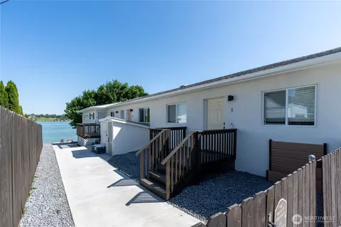 3013 W Lakeside Dr #1-5, Moses Lake, WA 98837