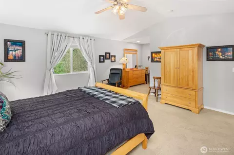 Bedroom - 24007 42nd Ave SE, Bothell, WA 98021 photo 3 of 4