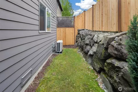 Exterior - 24007 42nd Ave SE, Bothell, WA 98021 photo 6 of 6