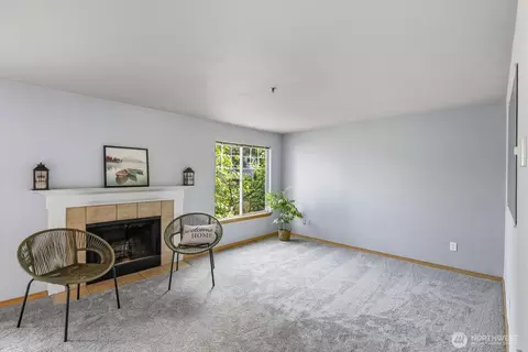 Living - 11527 Highway 99 #E-206, Everett, WA 98204 photo 2 of 2