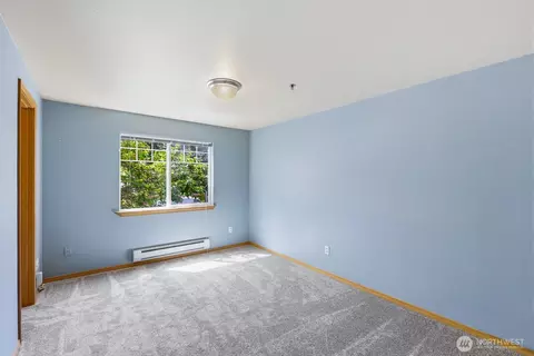 Bedroom - 11527 Highway 99 #E-206, Everett, WA 98204 photo 1 of 6