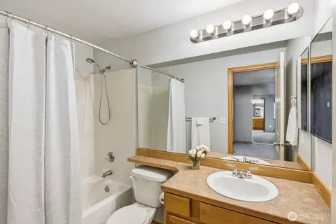 Bath - 11527 Highway 99 #E-206, Everett, WA 98204 photo 2 of 2