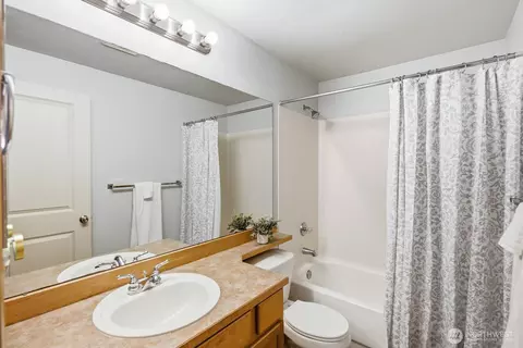 Bath - 11527 Highway 99 #E-206, Everett, WA 98204 photo 1 of 2