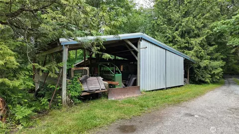 Exterior - 2909 Overpass Rd, Bow, WA 98232 photo 13 of 14