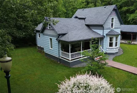 2909 Overpass Rd, Bow, WA 98232