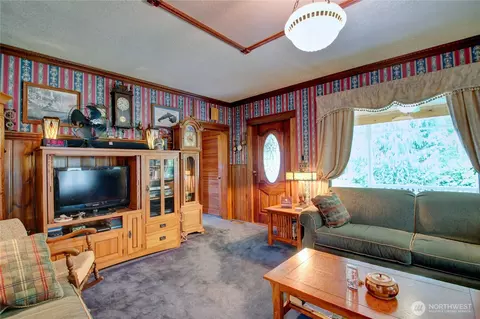 Living - 2909 Overpass Rd, Bow, WA 98232 photo 2 of 2