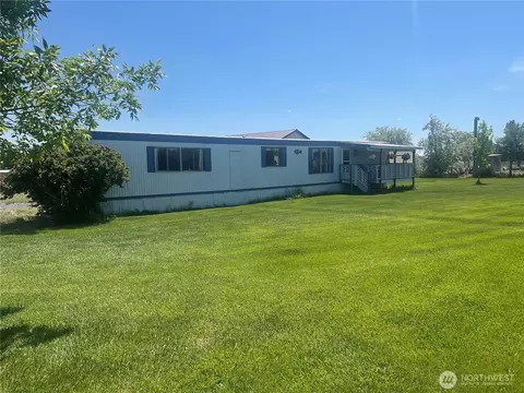 4283 NE Wenatchee Dr, Moses Lake, WA 98837