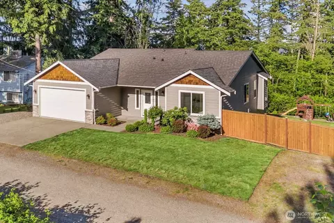 3807 29th Ave Ct E, Tacoma, WA 98404