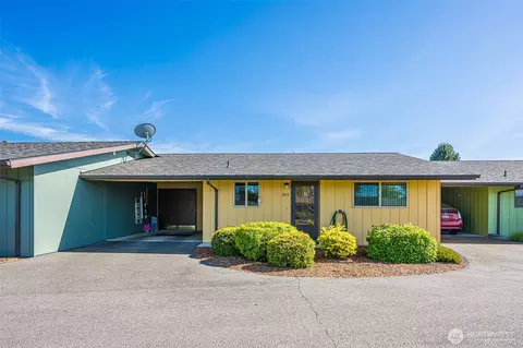 1301 S Third Ave #20B, Sequim, WA 98382 photo 2
