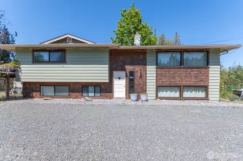 63 E Arnette Rd, Port Angeles, WA 98362