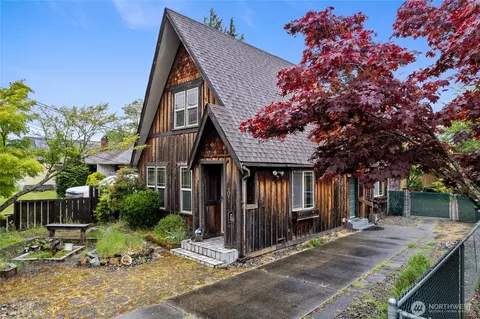 401 7th St NW, Puyallup, WA 98371