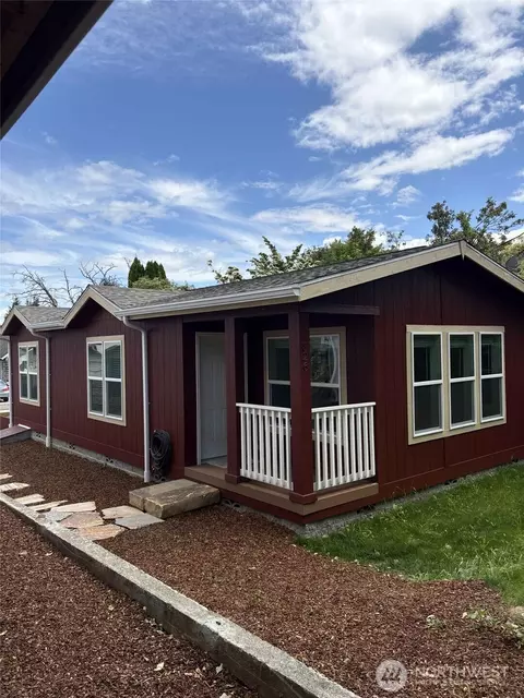826 Chester Ave, Bremerton, WA 98337