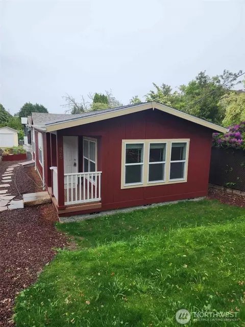 826 Chester Ave, Bremerton, WA 98337