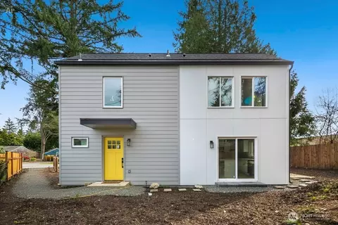1404 N 136th St, Seattle, WA 98125