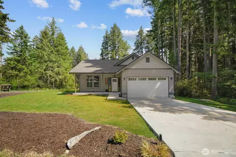 11813 Island Dr, Anderson Island, WA 98303