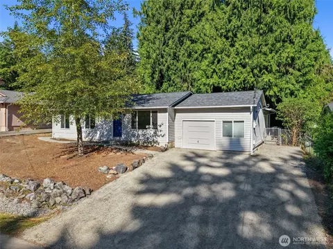 936 210th Ave NE, Sammamish, WA 98074