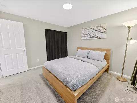 Bedroom - 843 Harmony Ln, Enumclaw, WA 98022 photo 2 of 7