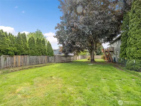 Exterior - 843 Harmony Ln, Enumclaw, WA 98022 photo 5 of 6