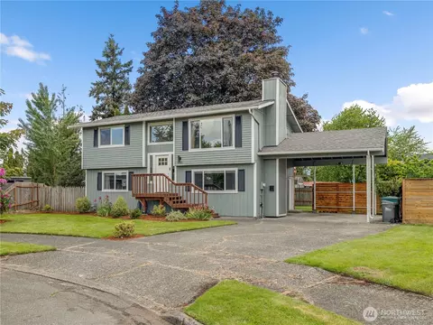 843 Harmony Ln, Enumclaw, WA 98022