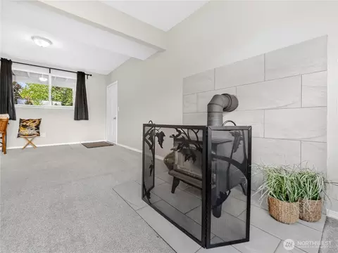 Living - 843 Harmony Ln, Enumclaw, WA 98022 photo 6 of 6