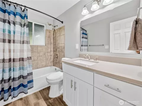 Bath - 843 Harmony Ln, Enumclaw, WA 98022 photo 1 of 2