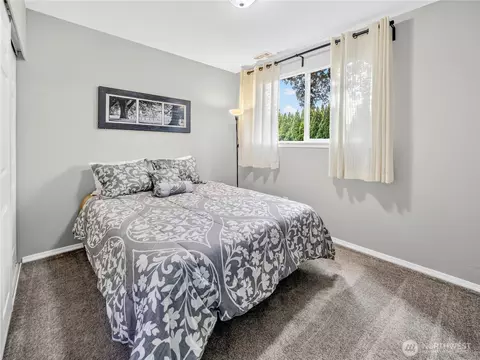 Bedroom - 843 Harmony Ln, Enumclaw, WA 98022 photo 5 of 7