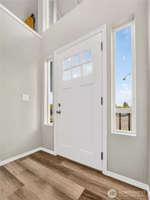 Entry Way - 843 Harmony Ln, Enumclaw, WA 98022 photo 1 of 3