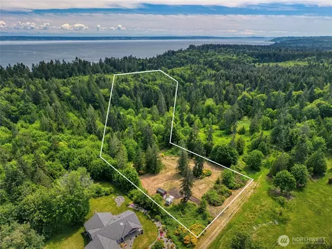 8924 NE Broughton Ct, Hansville, WA 98340