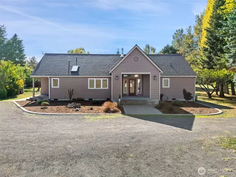 212 Bluegrass Ln, Sequim, WA 98382