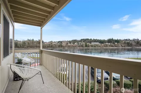 1735 Park Ave #B201, Bremerton, WA 98337