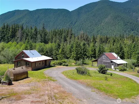 2904 Wildwood Dr, Quilcene, WA 98376