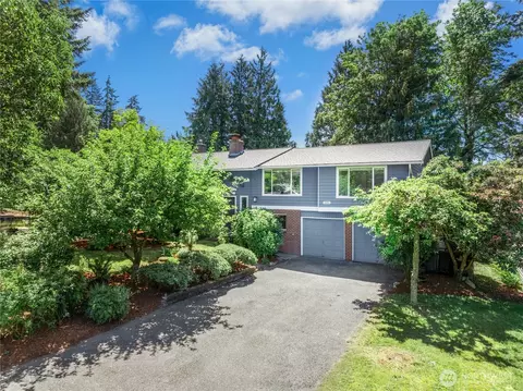 2051 NE Bartre Ct, Poulsbo, WA 98370