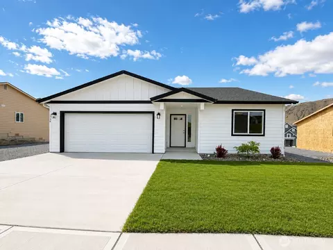 1558 6th St SE, East Wenatchee, WA 98802