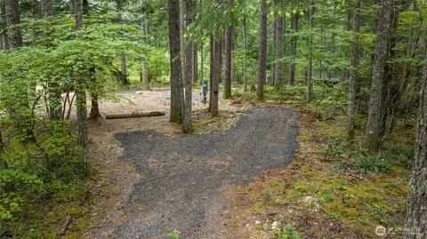 21 N Quinault Pl, Hoodsport, WA 98548