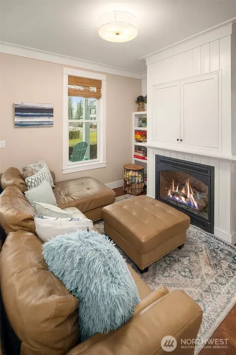 Living - 24 Float Ln, Pacific Beach, WA 98571 photo 3 of 3