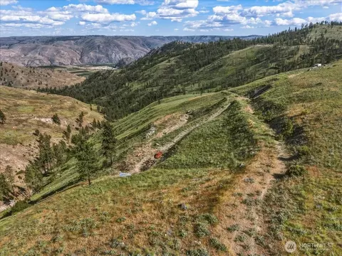 6575 Union Valley Rd, Chelan, WA 98816