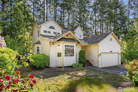 9230 Withers Pl NW, Bremerton, WA 98311