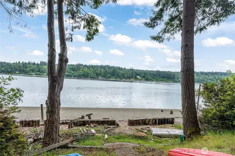 415 E Herron Blvd NW, Lakebay, WA 98349
