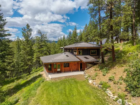 Exterior - 12 Tuckaway Rd, Twisp, WA 98856 photo 2 of 7