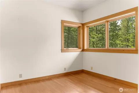 Bedroom - 12 Tuckaway Rd, Twisp, WA 98856 photo 3 of 7