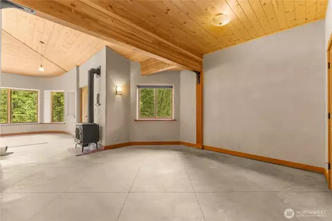 Living - 12 Tuckaway Rd, Twisp, WA 98856 photo 3 of 5