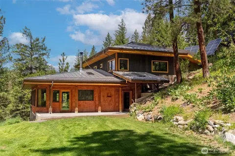 12 Tuckaway Rd, Twisp, WA 98856