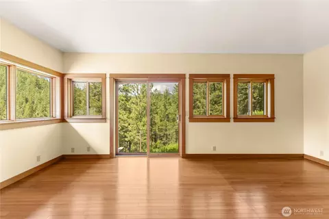 Living - 12 Tuckaway Rd, Twisp, WA 98856 photo 4 of 5