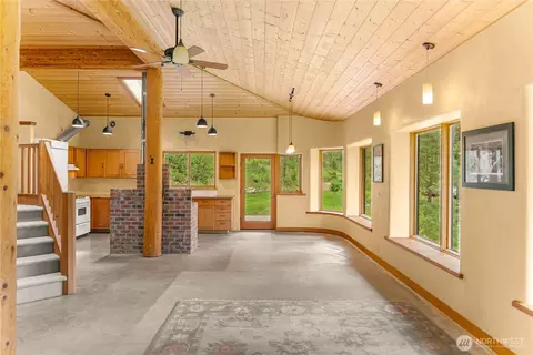 Living - 12 Tuckaway Rd, Twisp, WA 98856 photo 5 of 5